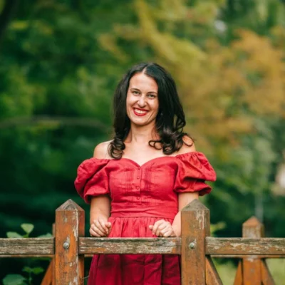 Screw being unhappy podcast guest. Zuzana Mukumayi, productivity and habit change coaching