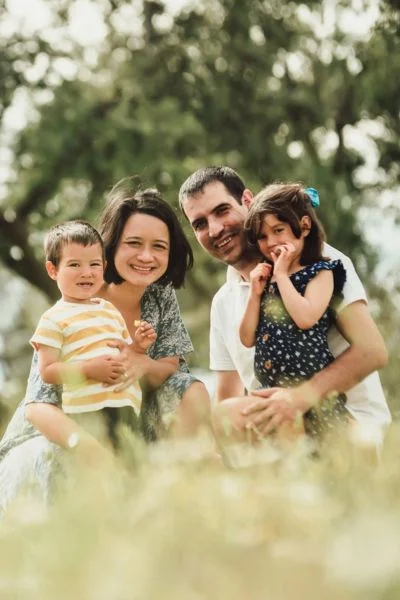 Happy family - Screw being unhappy podcast guest. Zuzana Mukumayi, productivity and habit change coaching