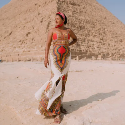 Succeed living abroad while not losing yourself. Screw being unhappy podcast guest. Zuzana Mukumayi, productivity and habit change coaching